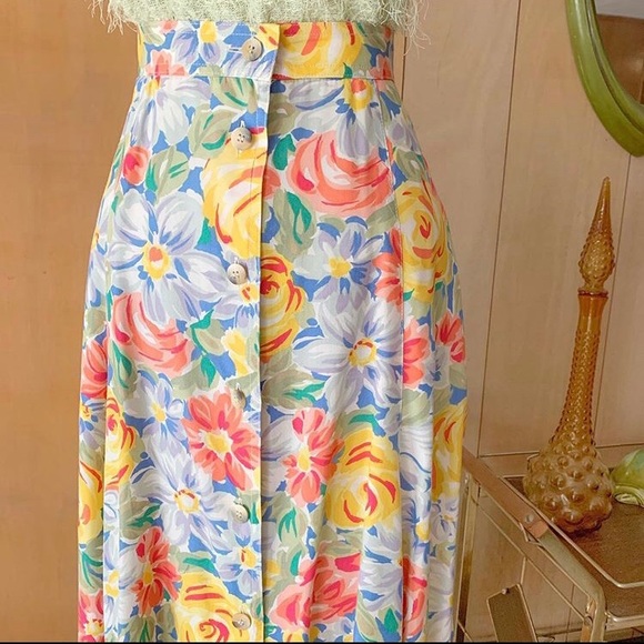 Liz Claiborne Dresses & Skirts - 💐Liz Sport Vintage 90’s Floral 100% Rayon Button down Skirt *final price